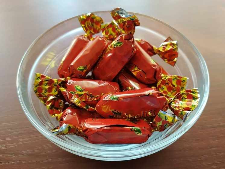 Шапкин: маркетплейсам нужно добавить четкое уведомление о содержании алкоголя в конфетах