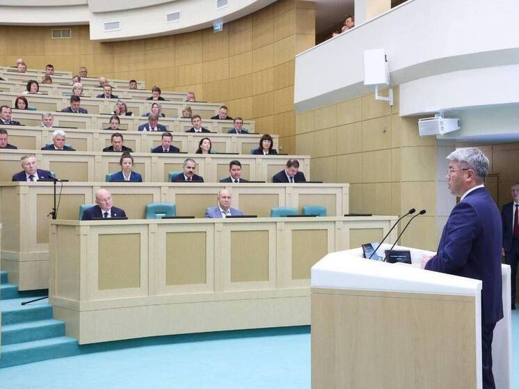 Глава Бурятии в Совете Федерации предложил пересчитать МРОТ и попросил денег на учителей