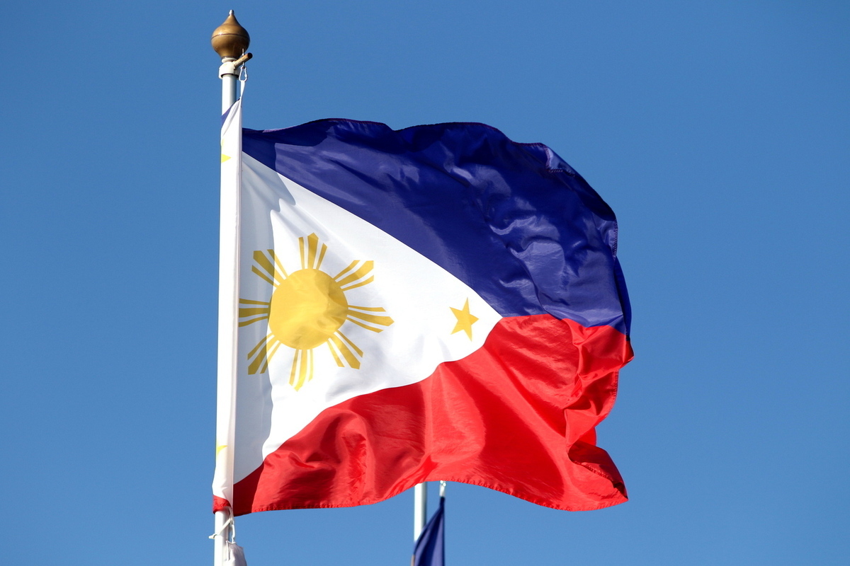 Трое маленьких детей сбежали от матери на Филиппинах и ждут возвращения в Россию