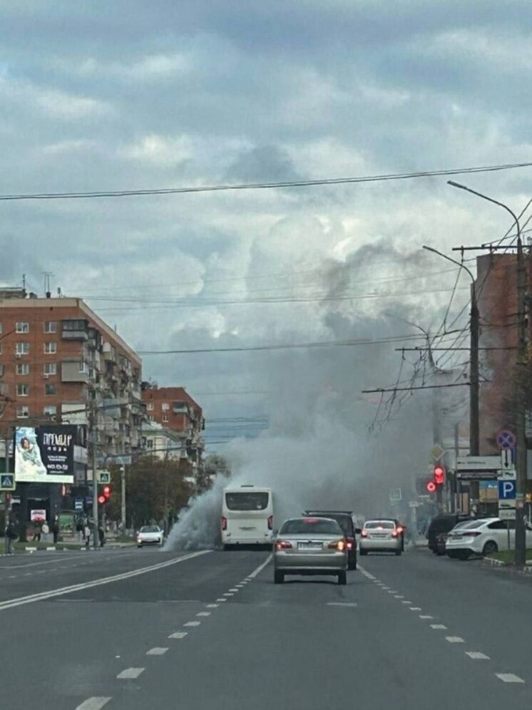Пассажиры и водитель выбежали из задымившегося салона автобуса в Туле