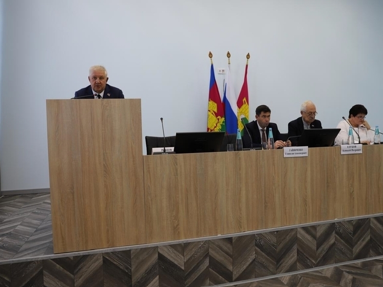 Депутат ЗСК Владимир Зюзин принял участие в установочной сессии депутатов районного Совета нового созыва