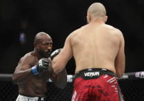 Халил Раунтри потерпел поражение от Иржи Прохазки на турнире UFC 320