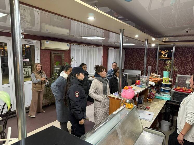В районах Калмыкии проводят рейды по профилактике правонарушений среди несовершеннолетних