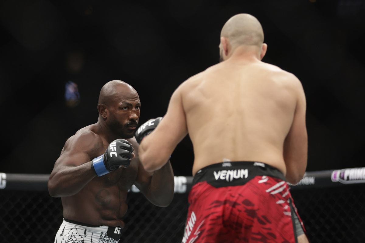 Халил Раунтри потерпел поражение от Иржи Прохазки на турнире UFC 320