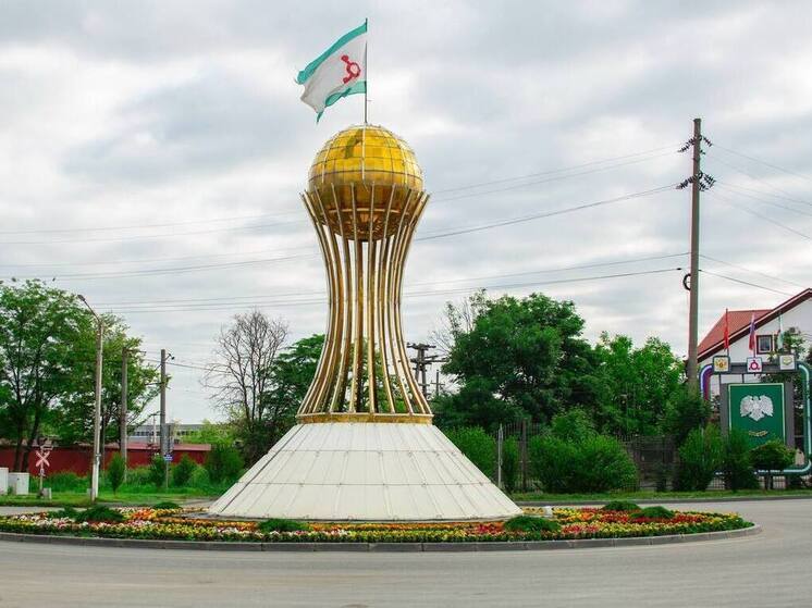 В Назрани приступили к осеннему озеленению