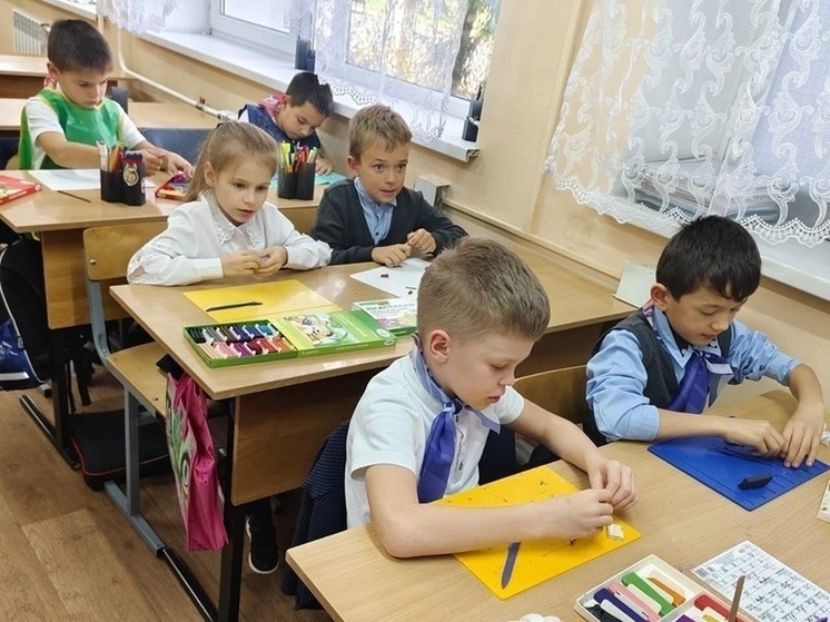 Школьники Серпухова познакомились с устройством музыкальных инструментов