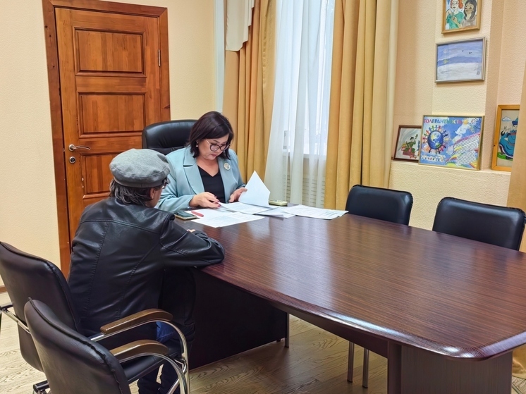  В Бурятии омбудсмен помогла бабушке бойца СВО, хлопотавшей за выплаты внуку