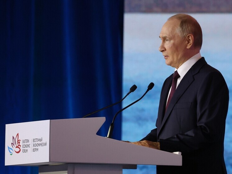 Глава Бурятии Алексей Цыденов поздравил Владимира Путина с днём рождения