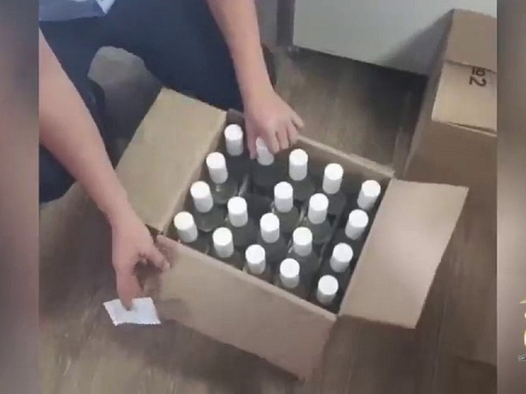 Больше 500 литров паленого алкоголя нашли в хакасских магазинах и на складах