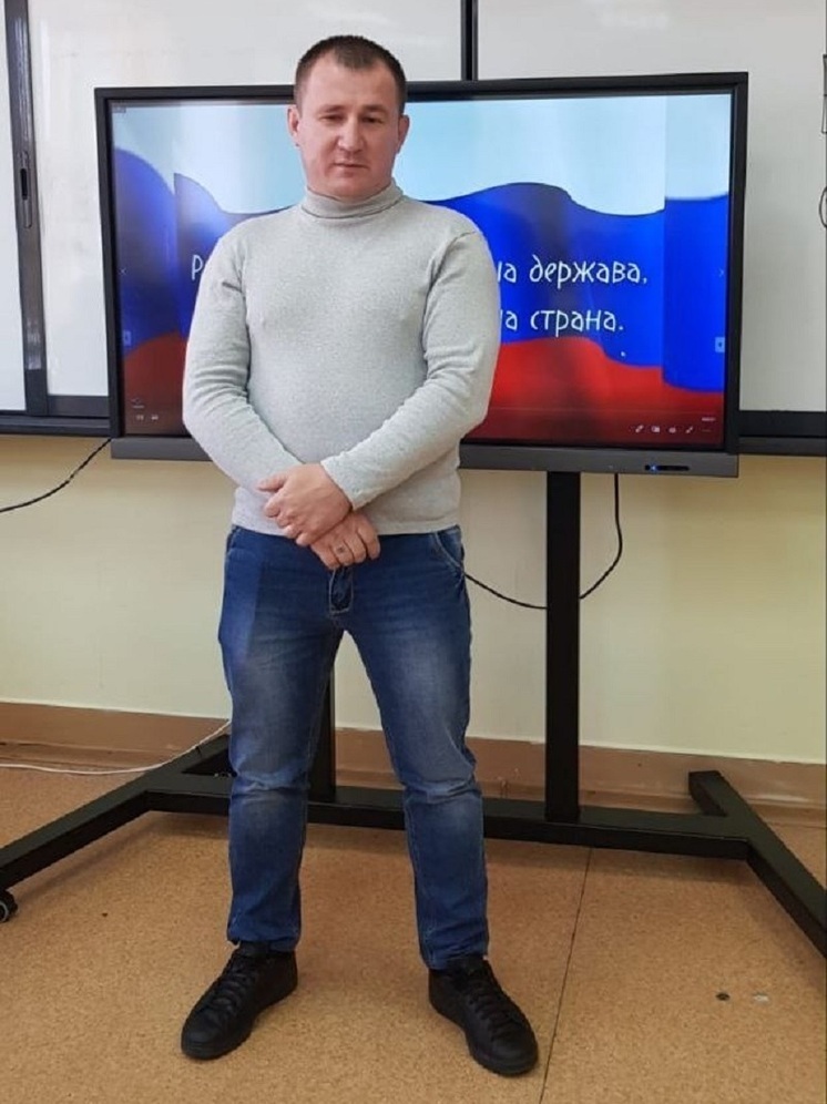 Ветеран боевых действий рассказал школьникам Лабытнанги о мужестве бойцов СВО