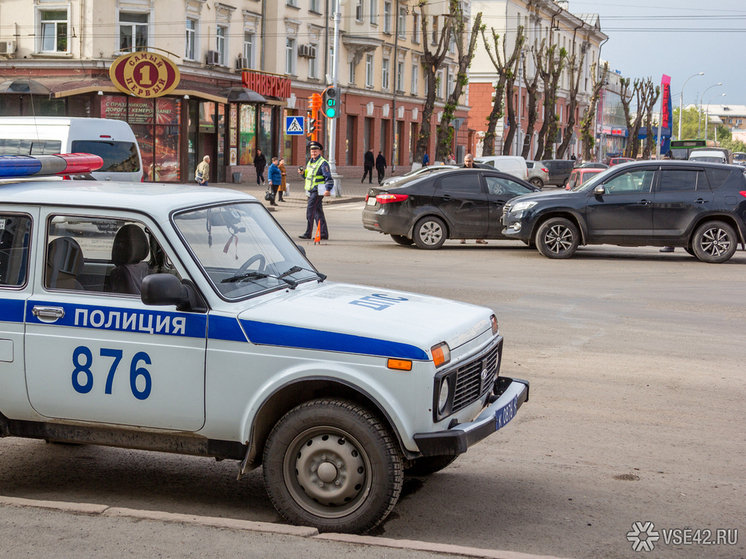 В Белово выписали штрафы автомобилистам за нецензурные выражения, размещенные на их машинах