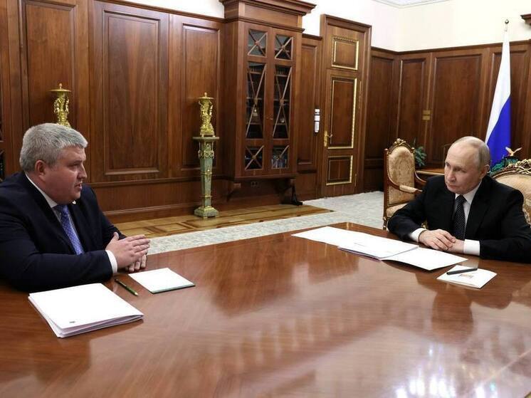 Александр Дронов поздравил Владимира Путина с днем рождения