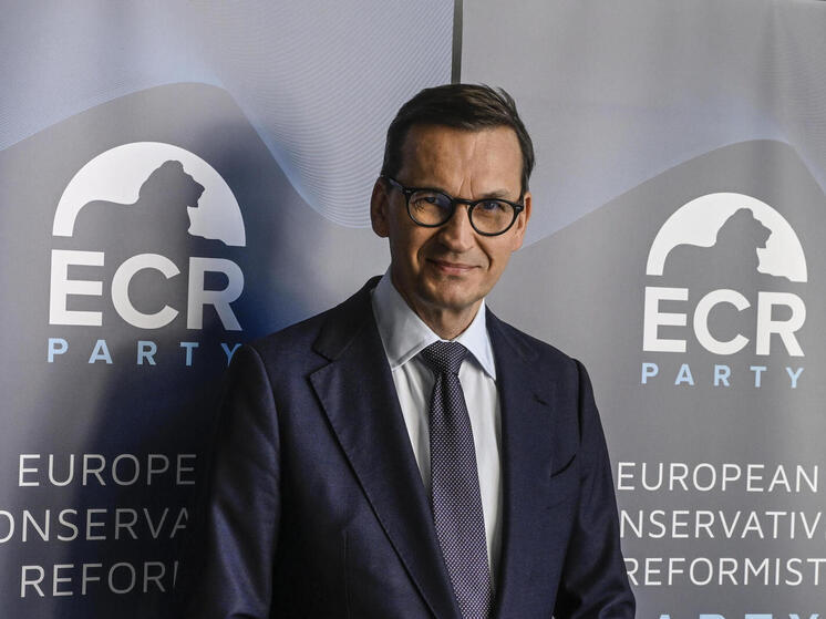 Экс-премьер Польши назвал Меркель одним из самых вредоносных политиков