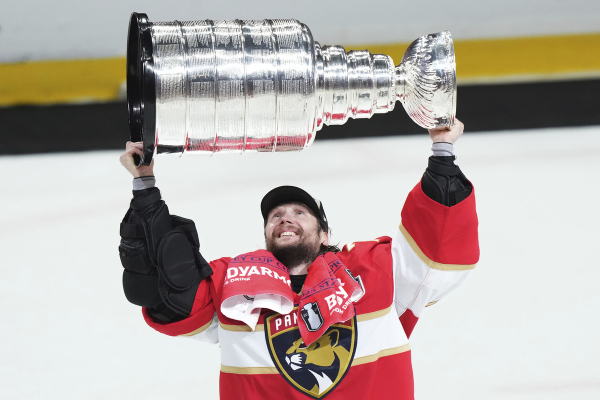 Бобровский и Куликов получили перстни за победу в Кубке Стэнли