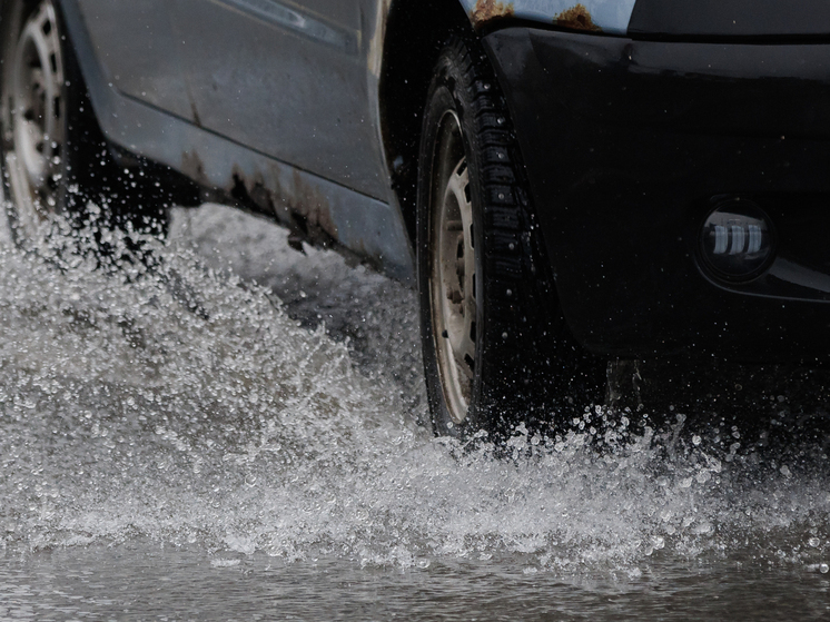 Автомобиль в Крыму съехал в подземный переход