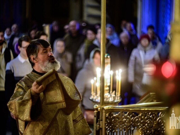 Всенощное бдение прошло в Псково-Печерском монастыре