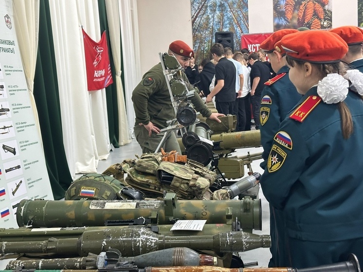 В Архангельской области открыли выставку вооружений