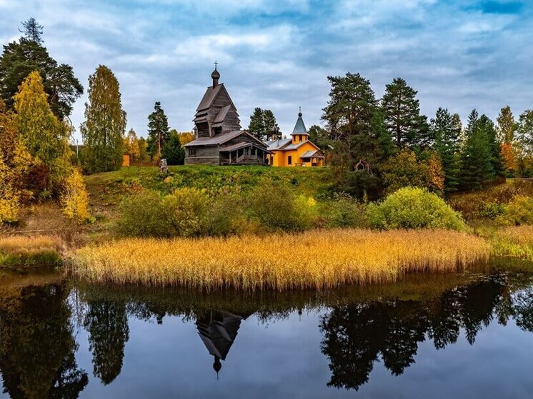 Фото одной из трех старейших деревянных церквей России сделал карельский фотохудожник