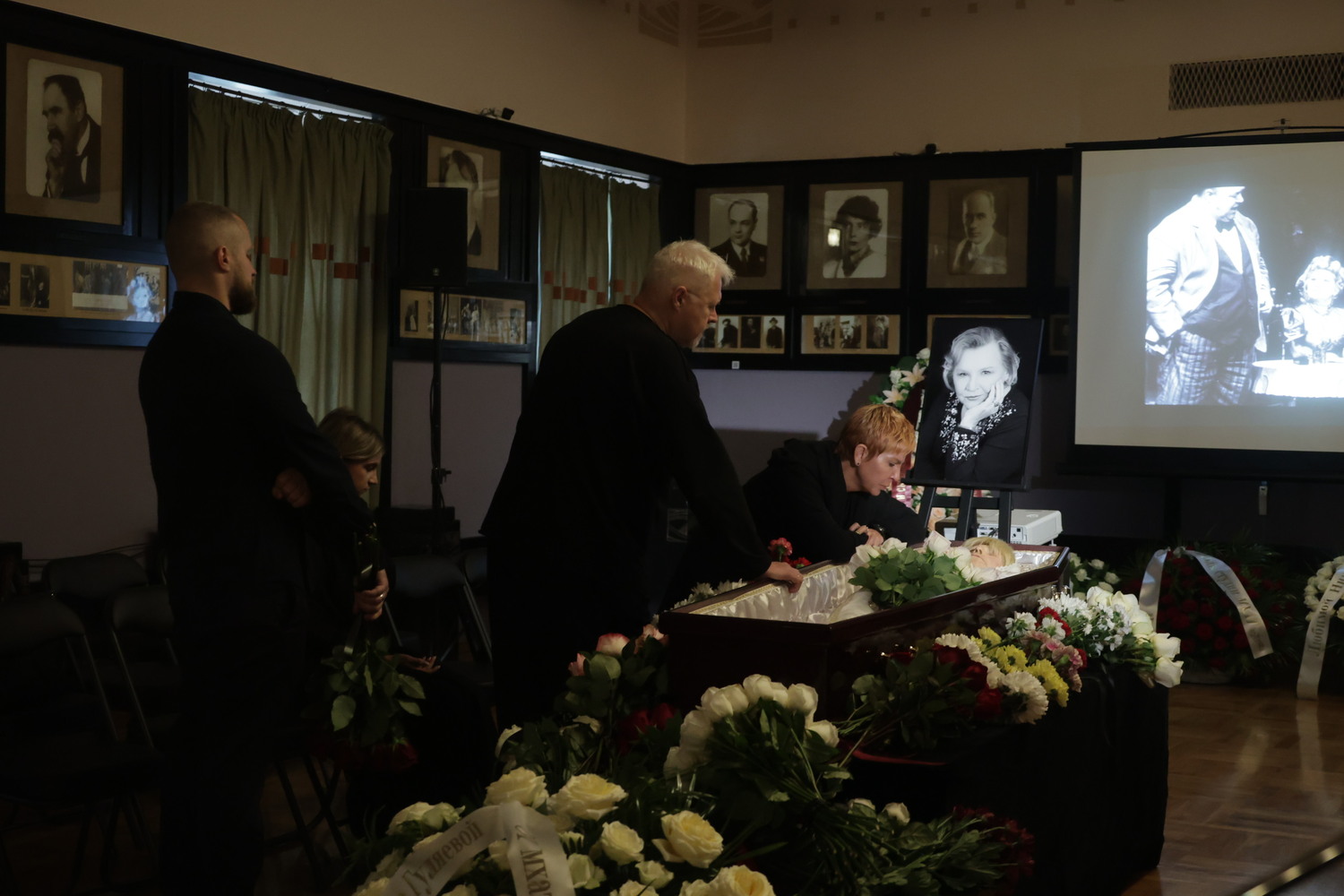 Константин Хабенский на панихиде