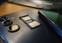 В России появилась возможность получить SIM-карту одновременно с доставкой продуктовых заказов. Такой сервис запустили один из мобильных операторов и онлайн-ритейлер, договорившись о совместной работе в 129 городах страны.