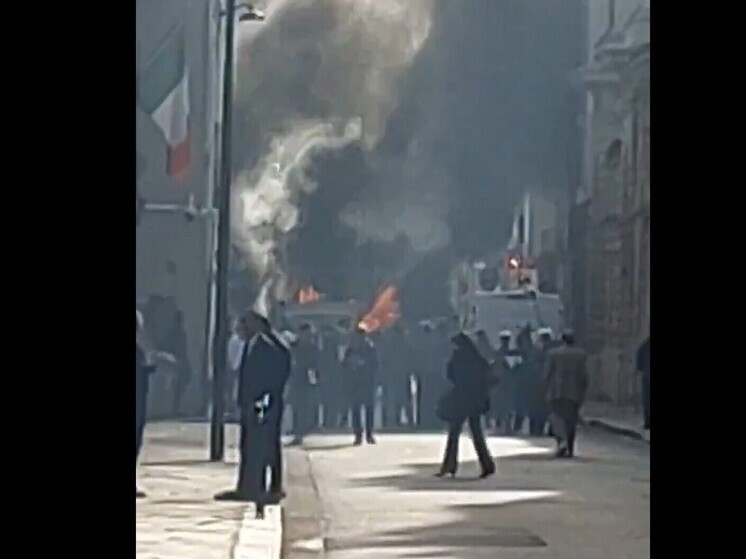 Parisen: у резиденции премьера в Париже загорелся грузовик с баллонами