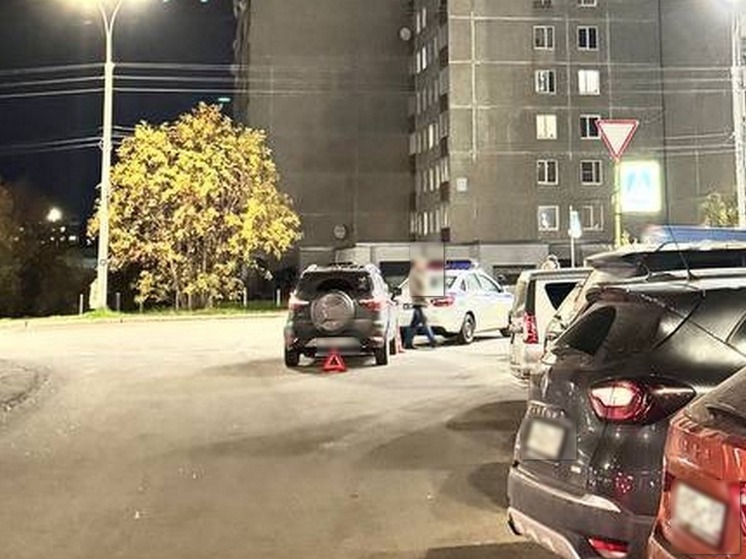 Девочка попала под колеса машины в Мурманске