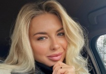36-летняя российская синхронистка Анжелика Тиманина прогулялась по утреннему Манхэттену в смелом наряде. Олимпийская чемпионка продемонстрировала шикарные ноги.