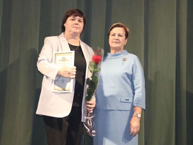 Галина Полякова поздравила педагогов региона с профессиональным праздником
