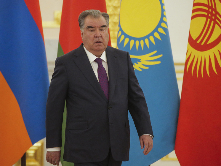 Кремль: 1,2 млн работающих в России граждан Таджикистана отправили на родину $1,8 млрд