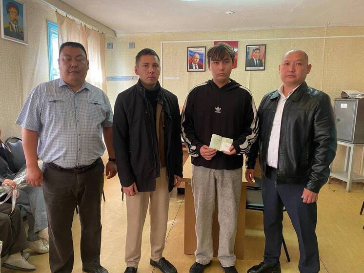 В Кетченеровском районе Калмыкии почтили память героев, отдавших свои жизни при исполнении воинского долга