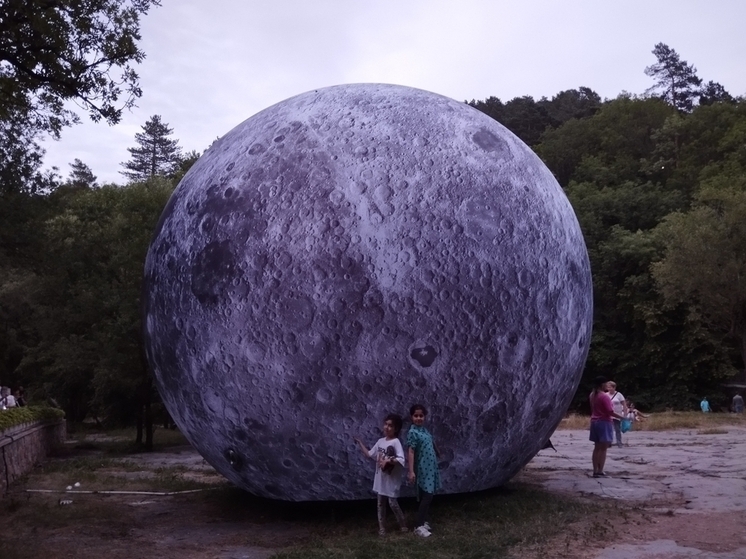 Жители Ставрополья делятся в соцсетях изображением «Урожайной Луны»