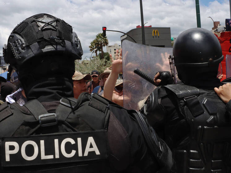 Кортеж президента обстреляли в Эквадоре