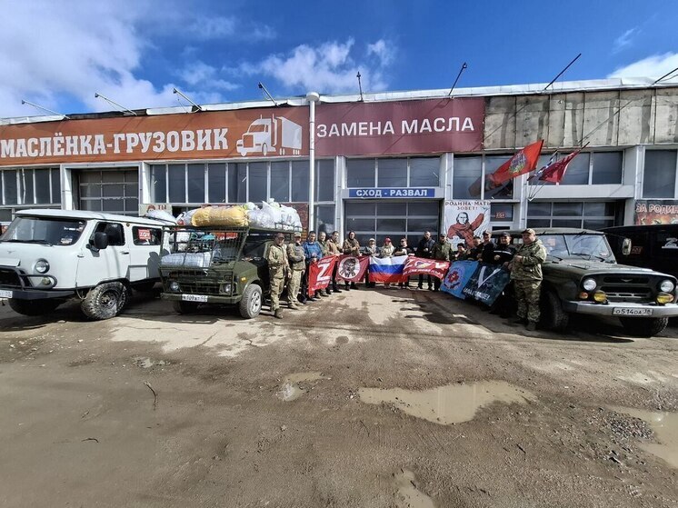 В редакцию «МК в Бурятии» обратились активисты народного движения «Все для фронта! Все для Победы!» — матери военнослужащих и труженики тыла. С первых дней специальной военной операции здесь была развернута гуманитарная деятельность по сбору, ремонту и отправке автомобилей, адресных посылок и других ценных грузов на передовую.