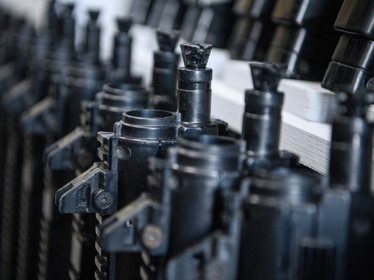 «Известия»: Запад передает ВСУ списанное стрелковое оружие из запасов НАТО