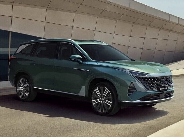 Новый кроссовер «Москвич М90» готовится к продажам в РФ: авто сняли на фото