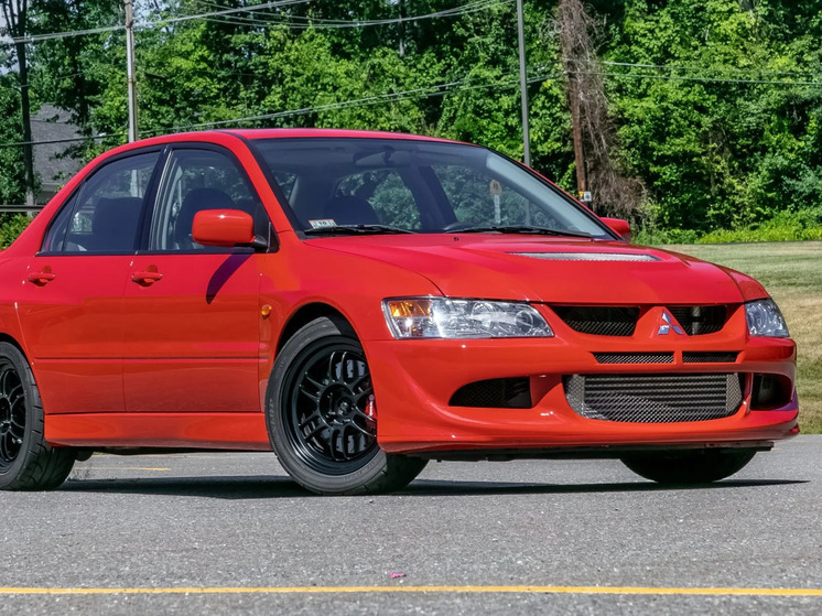 Очень дорого: в РФ продают седан Mitsubishi Lancer 2004 года почти без пробега