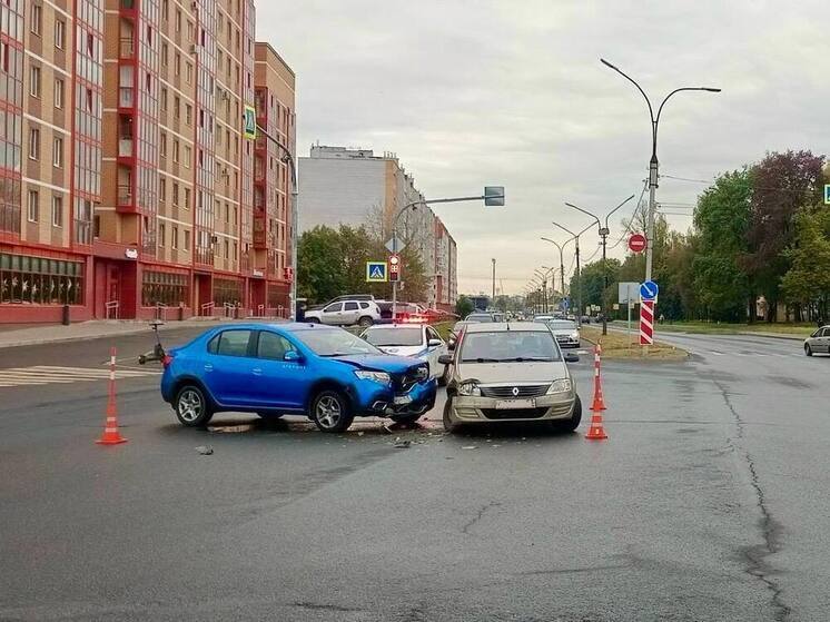 В Великом Новгороде пенсионерка пострадала в ДТП на Ломоносова