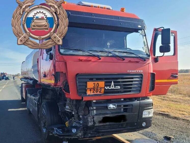 На подъезде к Татищеву цистерна раздавила "Газель"
