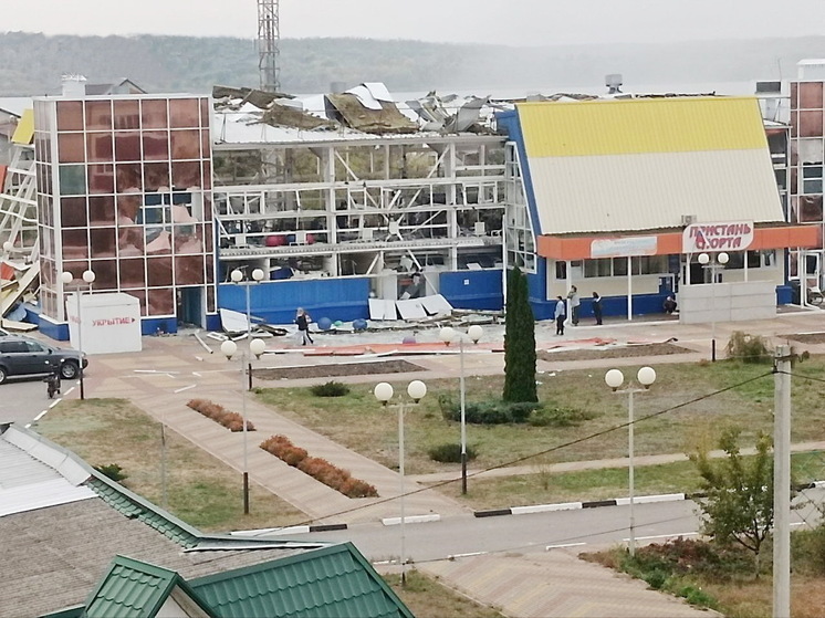 В результате удара ВСУ по физкультурно-оздоровительному комплексу в Белгородской области погибли три человека, еще один гражданин получил ранения