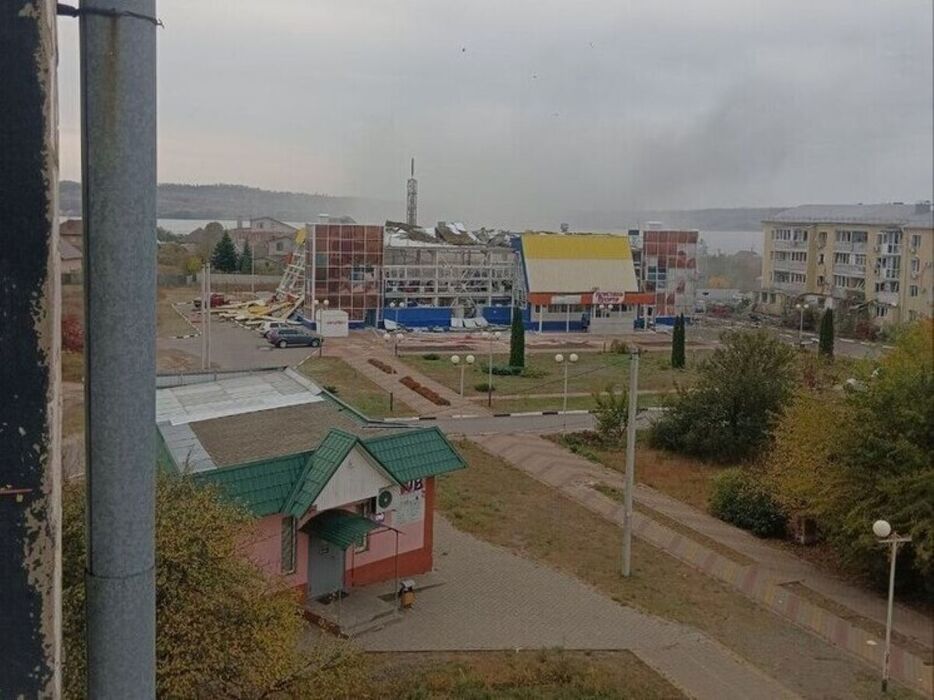 Окна, выбитые взрывной волной
