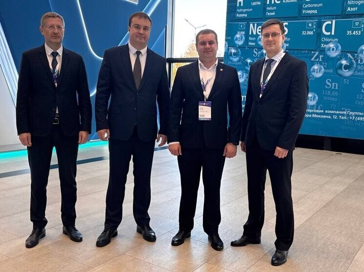 Губернатор Хоценко возглавил делегацию Омской области на ПМГФ-2025