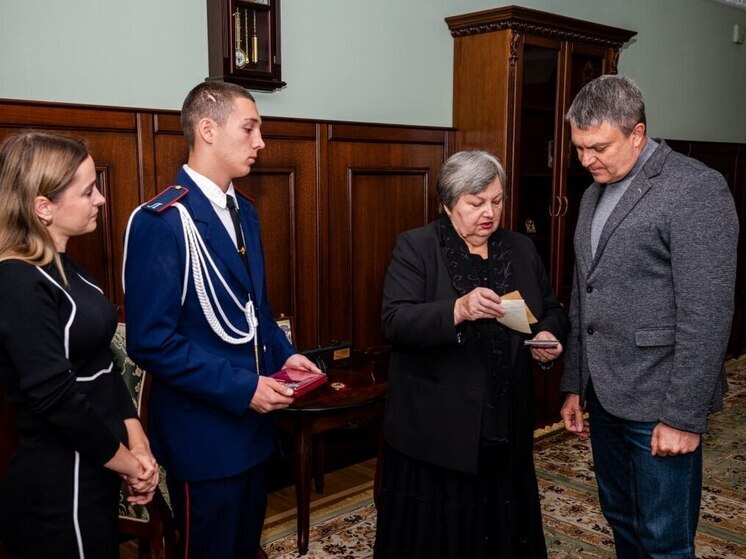 Глава ЛНР вручил орден Мужества семье погибшего героя Коте Гелашвили