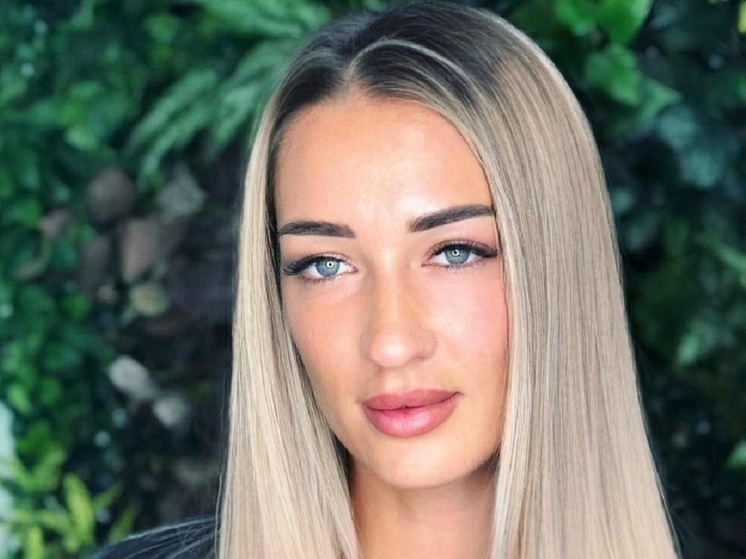 Специализирующаяся в парном разряде российская профессиональная теннисистка Яна Сизикова разделась до белья для новой фотосессии. 30-летняя спортсменка, которая вот-вот впервые станет мамой, выбрала смелые образы.