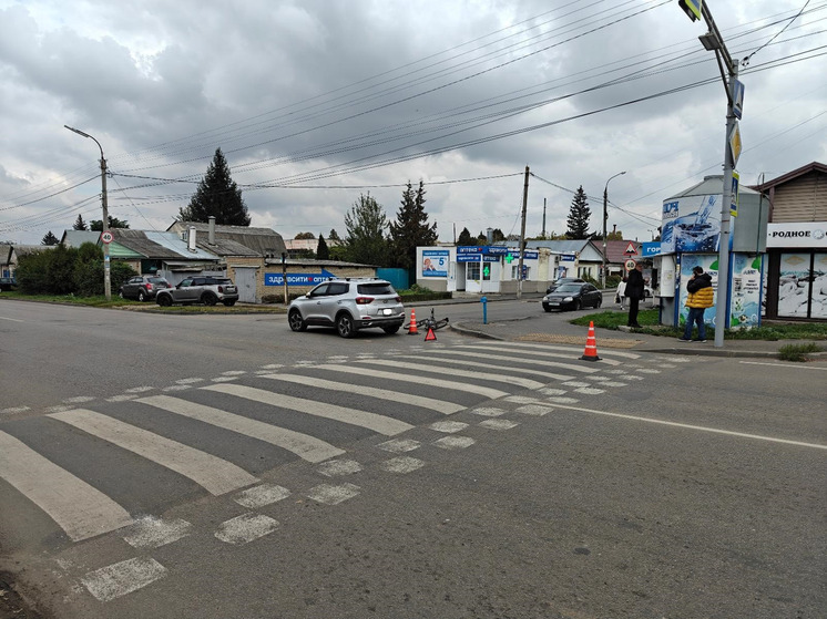 В Орле автомобиль сбил велосипедиста на улице Васильевской