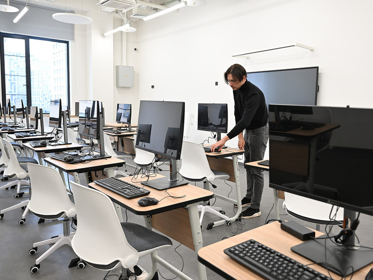 В техасской школе дети учатся по два часа в день и дружат с нейросетями