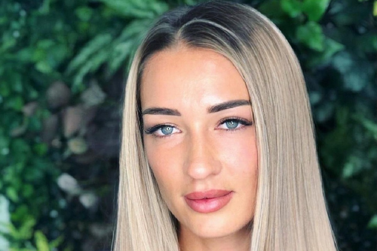 Беременная теннисистка поделилась смелыми фото