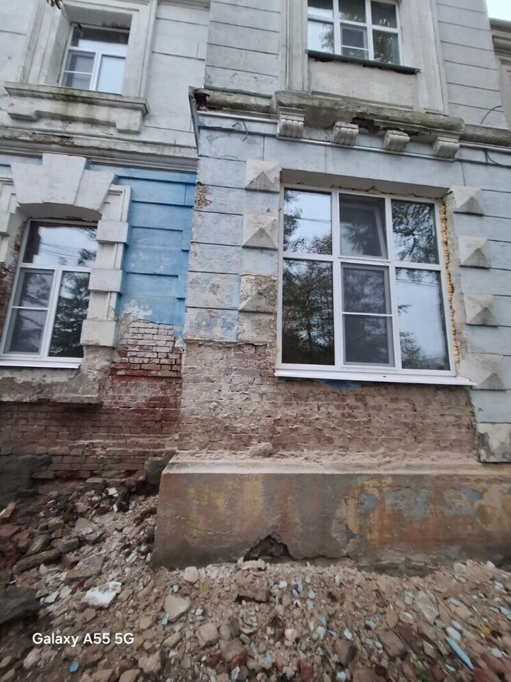В Переславле градозащитники выступили против варварского ремонта памятника архитектуры