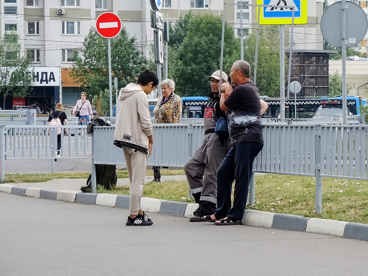 Правительство РФ значительно сократило квоту на временное проживание для иностранцев на 2026 год