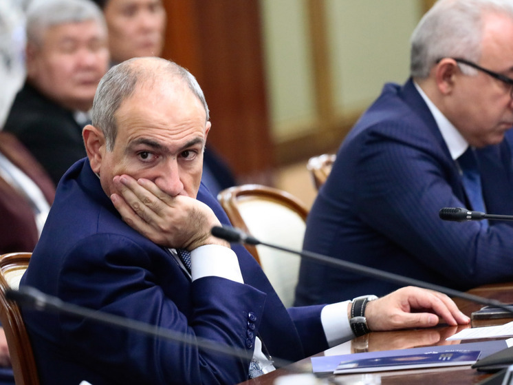 Импичмент премьера Армении Пашиняна поддержали 34 депутата