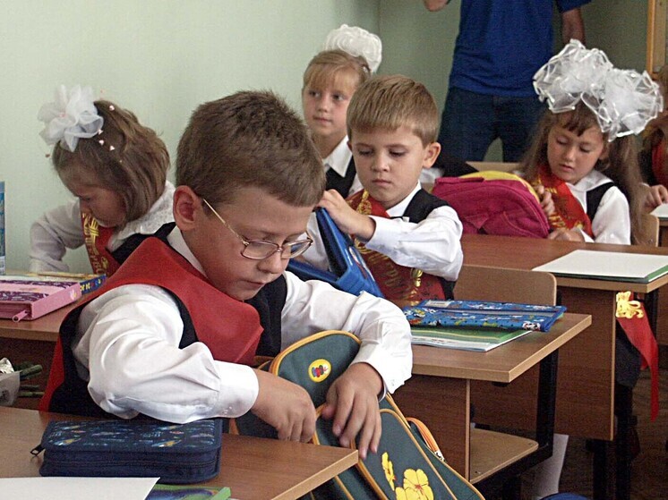 На Петропавловске-Камчатском из-за непогоды отменили занятия в школах для учащихся второй смены